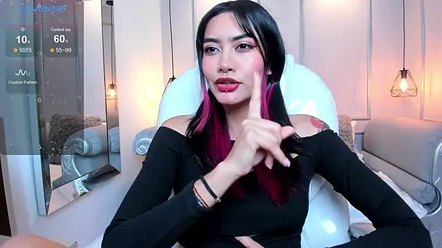 AzuraKindong online show from 02.06.25