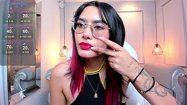 AzuraKindong online show from 02.13.25