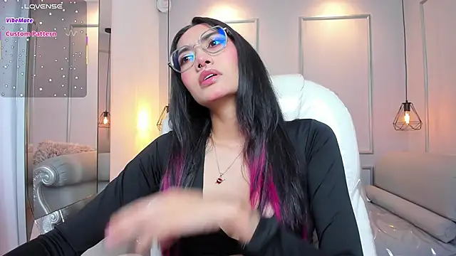 AzuraKindong online show from 10.27.25