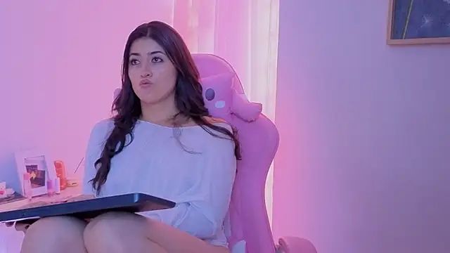 ChanellGV online show from 11.26.25