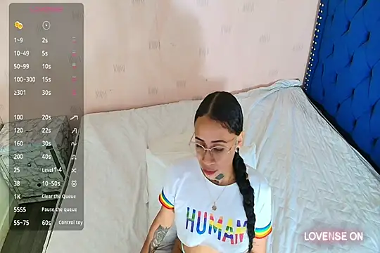 Snapshot of cattaleeyaa chatting on 12.22.24 cattaleeyaa online show from 12.22.24