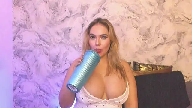 andrea indira20 online show from 02.24.25