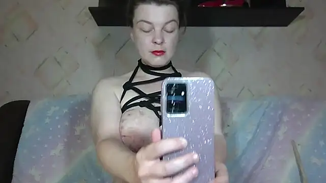 Snapshot of DarkIlona chatting on 06.18.26 DarkIlona online show from 06.18.26