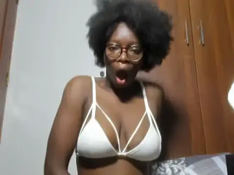 Snapshot of afro_pop chatting on 12.02.24 afro pop online show from 12.02.24