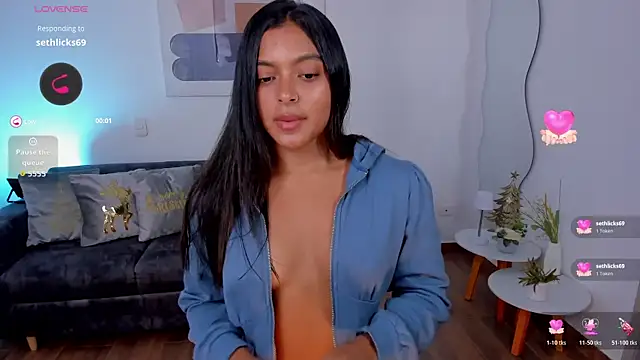 Snapshot of amandaconner chatting on 12.04.25 amandaconner online show from 12.04.25