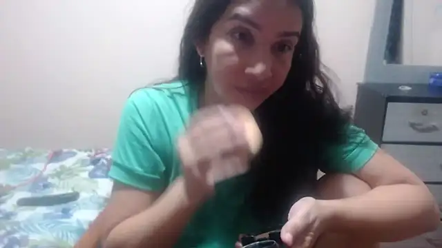 Snapshot of Ainhoa-hot chatting on 05.04.26 Ainhoa-hot online show from 05.04.26