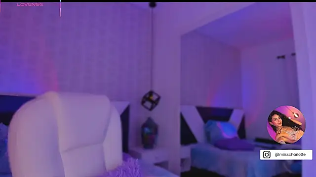 MiissCharlotte online show from 11.10.25