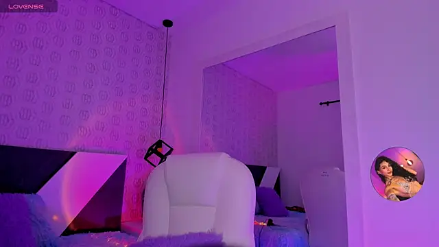 MiissCharlotte online show from 12.20.25