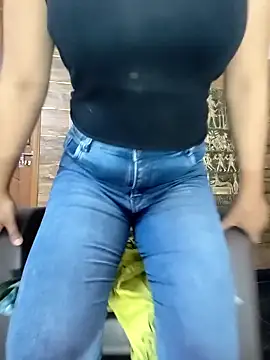 Snapshot of Anamika_24 chatting on 10.17.25 Anamika 24 online show from 10.17.25