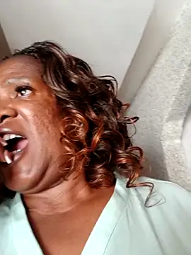 TALLNSEXY48 online show from 09.19.25