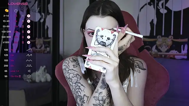 prettybones online show from 01.04.25