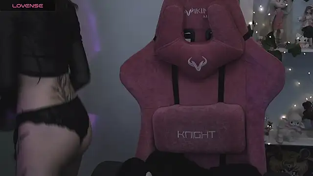 prettybones online show from 04.23.26