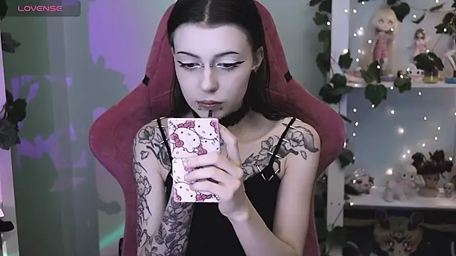 prettybones online show from 06.04.26
