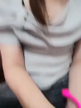 Snapshot of -Almira- chatting on 10.20.25 -Almira- online show from 10.20.25