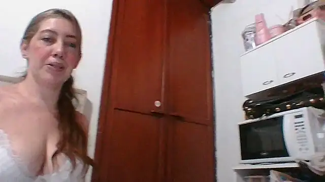 Snapshot of stephanie_allen chatting on 09.16.25 stephanie allen online show from 09.16.25