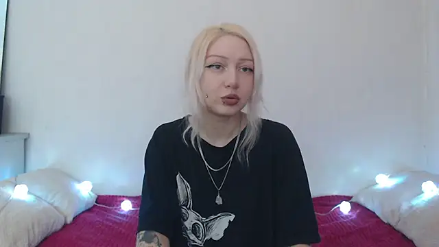 Snapshot of Emily_hardcore chatting on 07.07.26 Emily hardcore online show from 07.07.26