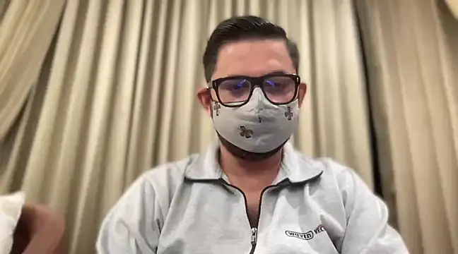 Snapshot of slavekinky001 chatting on 12.02.24 slavekinky001 online show from 12.02.24