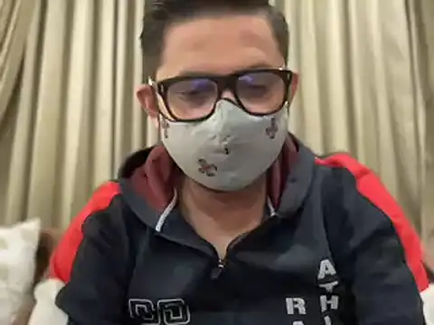 Snapshot of slavekinky001 chatting on 12.03.24 slavekinky001 online show from 12.03.24