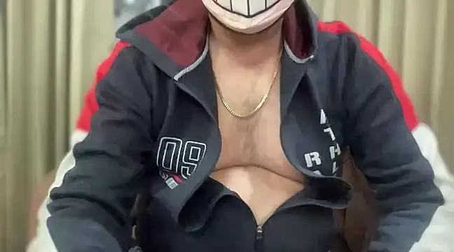 Snapshot of slavekinky001 chatting on 01.11.25 slavekinky001 online show from 01.11.25