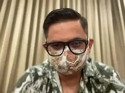 Snapshot of slavekinky001 chatting on 03.22.25 slavekinky001 online show from 03.22.25