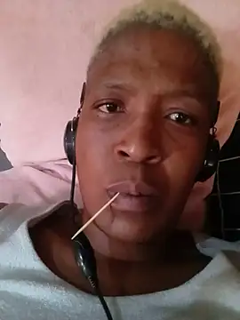 Snapshot of KinkyYours chatting on 06.17.26 KinkyYours online show from 06.17.26