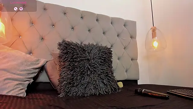 AnnPrices online show from 02.21.25