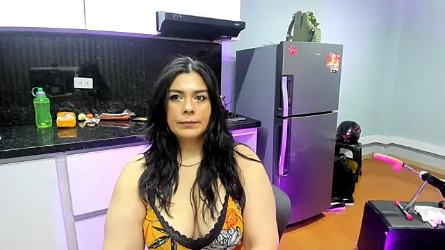 martina foxy  online show from 02.18.25