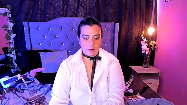 martina foxy  online show from 02.19.25