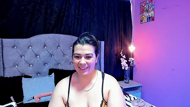 martina foxy  online show from 02.26.25