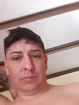 Snapshot of TuBandi2 chatting on 11.12.25 TuBandi2 online show from 11.12.25