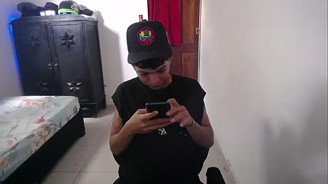 Snapshot of Sxntisaul__ chatting on 02.14.25 Sxntisaul online show from 02.14.25