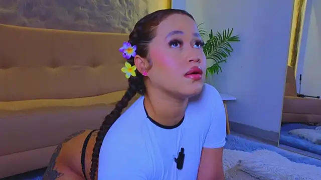 Isa  Blanc online show from 10.06.25