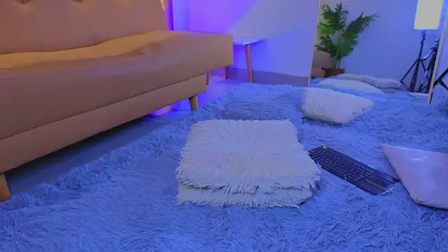 Isa  Blanc online show from 10.12.25