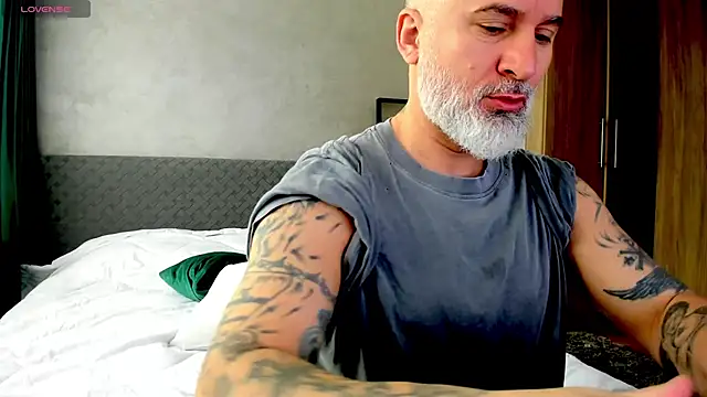 Snapshot of BlowMyXXL chatting on 02.28.25 BlowMyXXL online show from 02.28.25