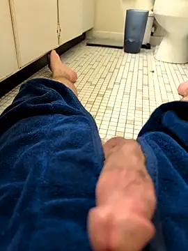 Snapshot of RandomGuy420lol chatting on 11.19.25 RandomGuy420lol online show from 11.19.25