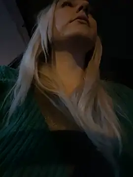 Snapshot of MerlinDave chatting on 12.24.24 MerlinDave online show from 12.24.24