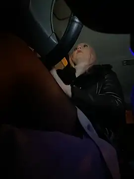 Snapshot of MerlinDave chatting on 12.29.24 MerlinDave online show from 12.29.24