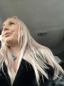 Snapshot of MerlinDave chatting on 12.29.24 MerlinDave online show from 12.29.24