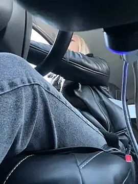 Snapshot of MerlinDave chatting on 01.14.25 MerlinDave online show from 01.14.25