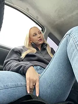 Snapshot of MerlinDave chatting on 01.27.25 MerlinDave online show from 01.27.25