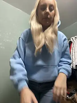 Snapshot of MerlinDave chatting on 02.03.25 MerlinDave online show from 02.03.25