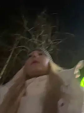 Snapshot of MerlinDave chatting on 02.08.25 MerlinDave online show from 02.08.25