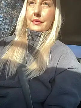 Snapshot of MerlinDave chatting on 02.15.25 MerlinDave online show from 02.15.25