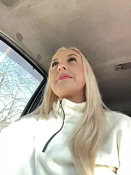 Snapshot of MerlinDave chatting on 03.12.25 MerlinDave online show from 03.12.25