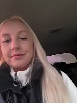 Snapshot of MerlinDave chatting on 03.17.25 MerlinDave online show from 03.17.25