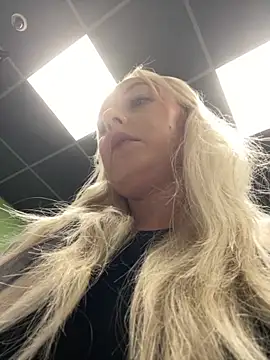 Snapshot of MerlinDave chatting on 09.11.25 MerlinDave online show from 09.11.25