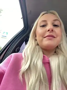 Snapshot of MerlinDave chatting on 09.12.25 MerlinDave online show from 09.12.25