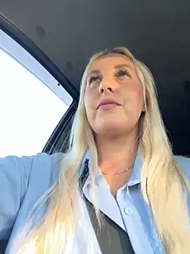 Snapshot of MerlinDave chatting on 09.16.25 MerlinDave online show from 09.16.25