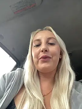 Snapshot of MerlinDave chatting on 09.19.25 MerlinDave online show from 09.19.25