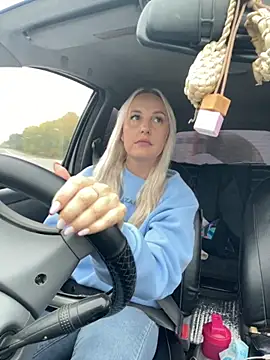 Snapshot of MerlinDave chatting on 09.21.25 MerlinDave online show from 09.21.25